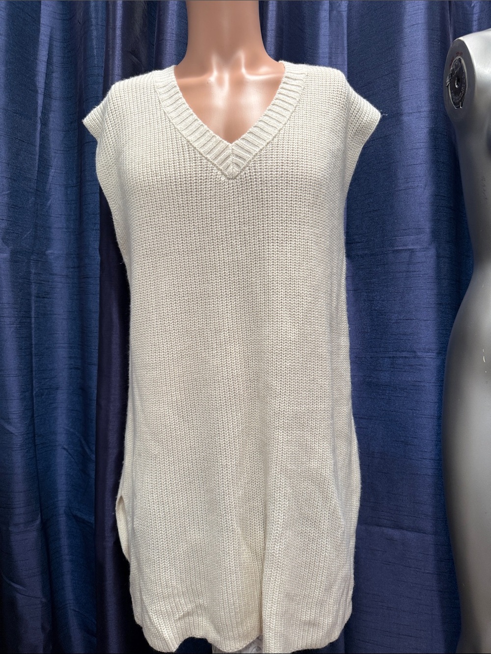 Cato Cream V-Neck Sleeveless Knit Tunic Sweater